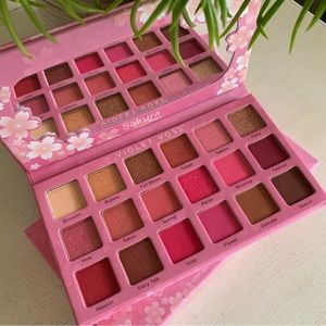 🆕 Violet Voss Sakura Blossom Palette